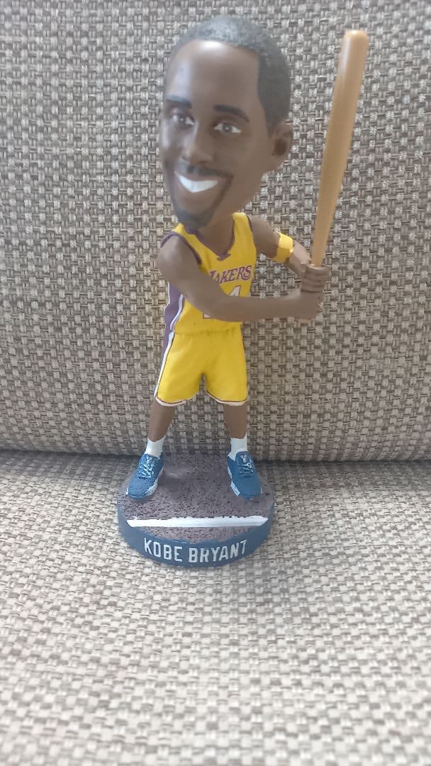 8/8コービー・ブライアントKobe Bryantドジャース球場配布ボブルヘッド