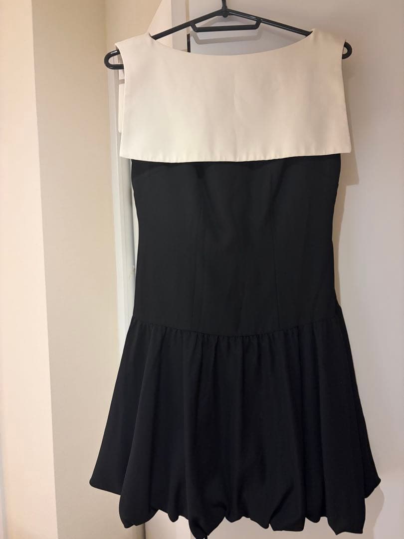 S】herlipto Two-Tone Balloon Mini Dress