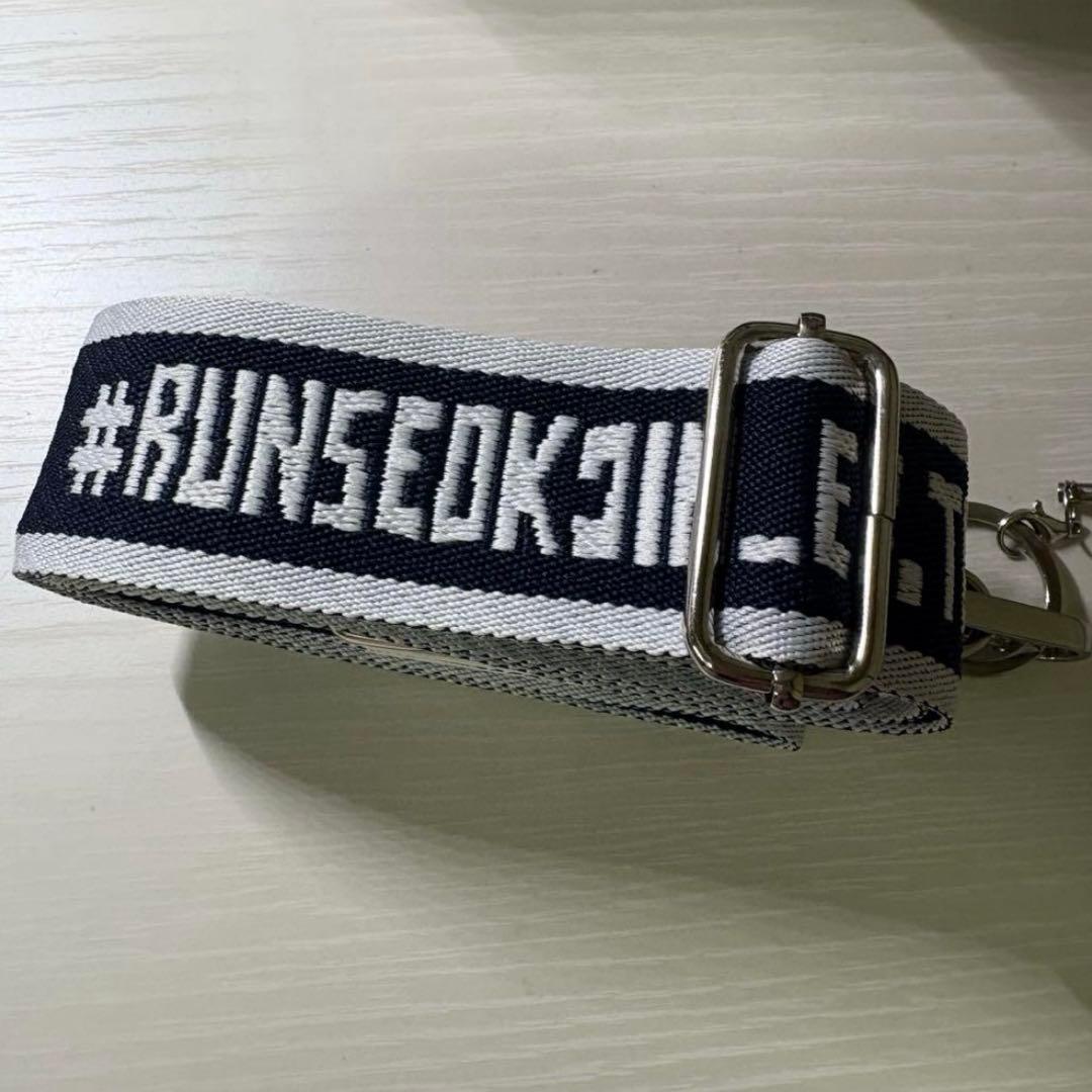 jin ジン ショルダーストラップ RUN SEOK JIN - メルカリ