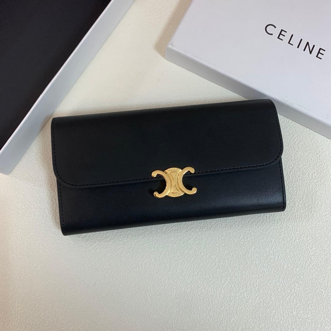CELINE ブラックレザー 二つ折り財布 - メルカリ