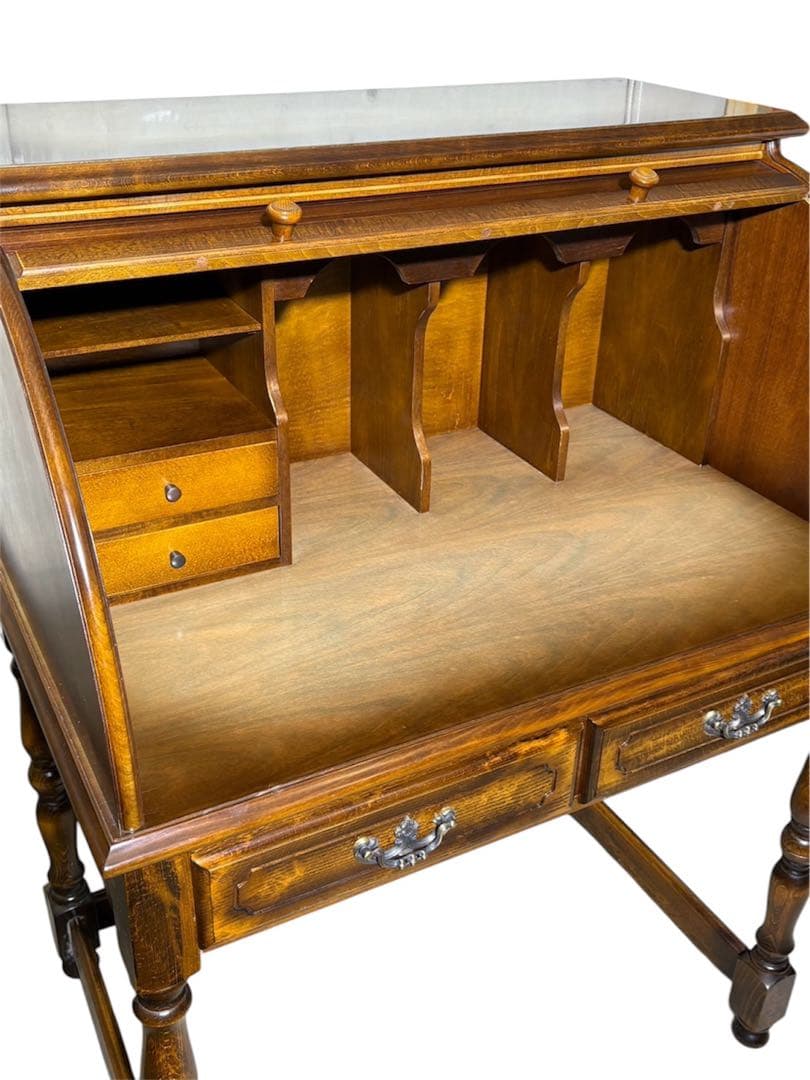 札幌市内引取・札幌市内配送可‼️カリモク コロニアル ライティング