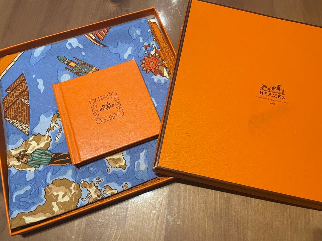 HERMES 地図柄 スカーフ　エルメス　カレ90 美品 エルメス スカーフ カレ90 シルク100% 世界地図 レディース