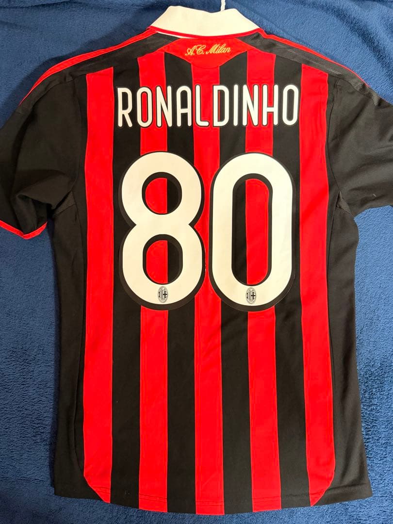 正規品】ロナウジーニョ ACミラン 2011 ホームユニフォーム - メルカリ