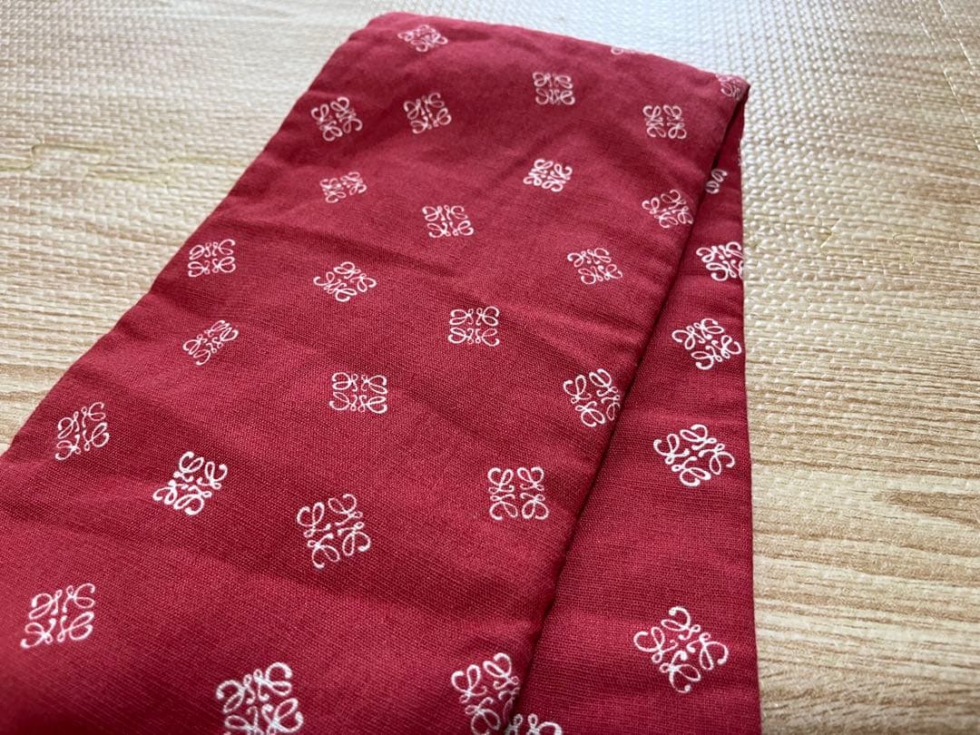 美品 メンズ LOEWE (ロエベ ) ペイズリー風バンダナ柄ストール - メルカリ