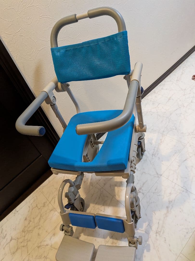 入浴用車椅子 青 シャワーキャリー