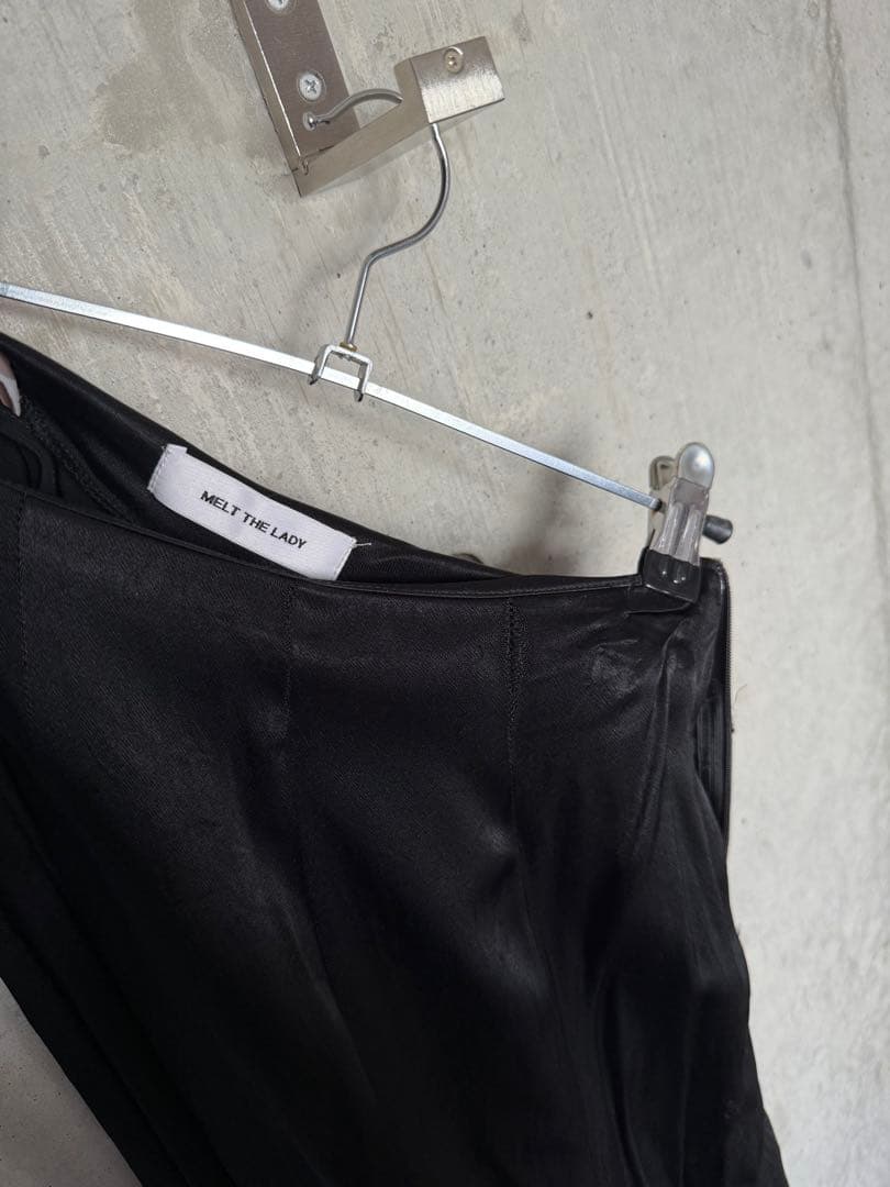 melt the lady round strap pants - メルカリ