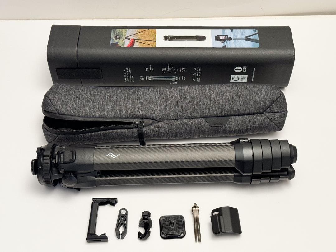 Peak Design カーボン トラベル三脚 Travel Tripod Amazon.com : Peak Design Travel Tripod, Carbon Fiber, Compact