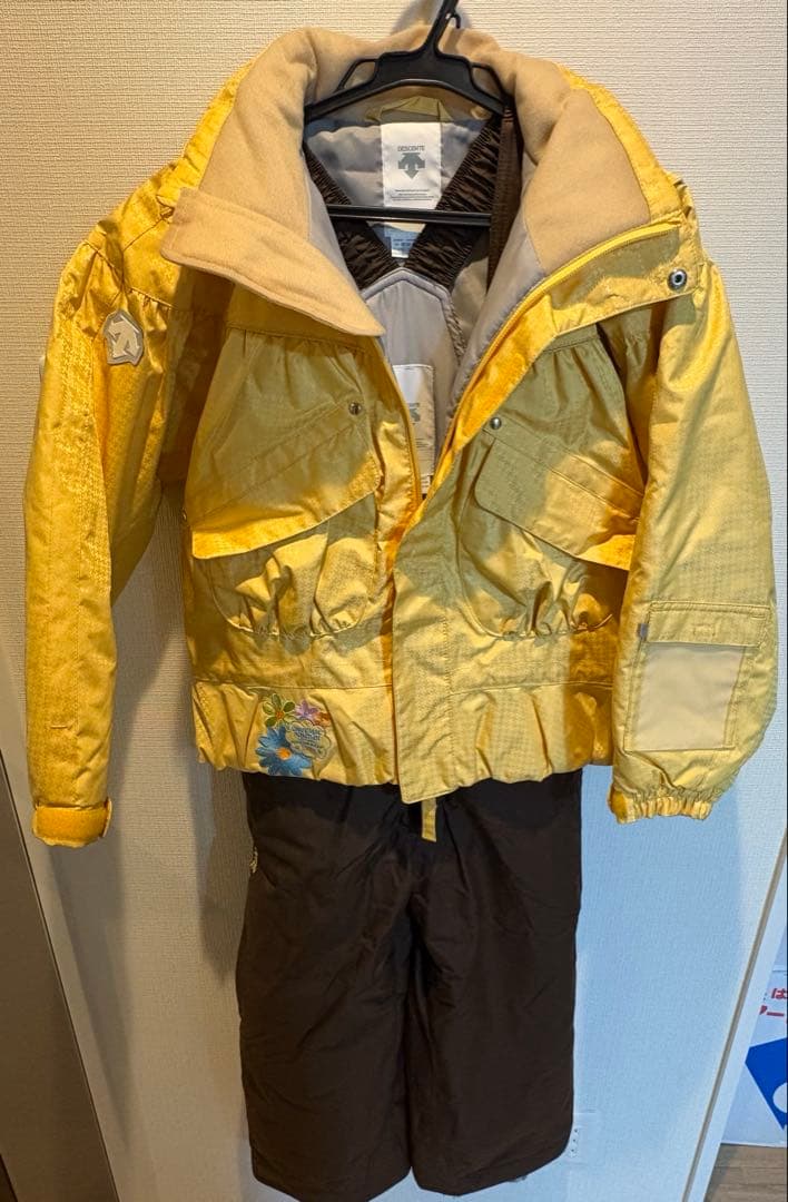 DESCENTE スキーウェア 上下セット　デサント　スノボウェア　130 DESCENTE（デサント） （キッズ）ジュニア スーツ スキーウェア