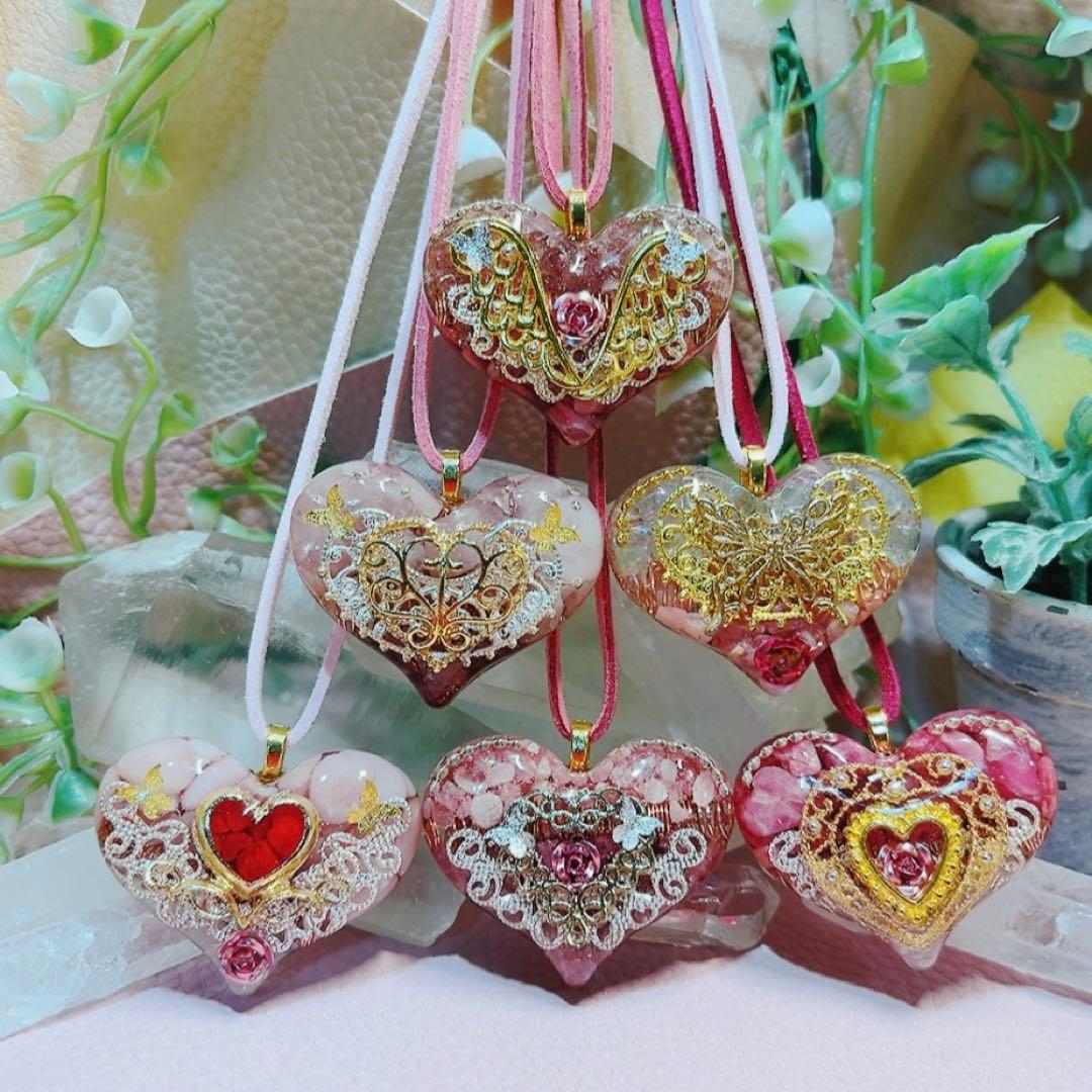 癒しのオルゴナイト❤️オーラクォーツ＋インカローズのハート型♡ ローズクォーツ ハート型オブジェ《ボヘミアンオルゴナイト