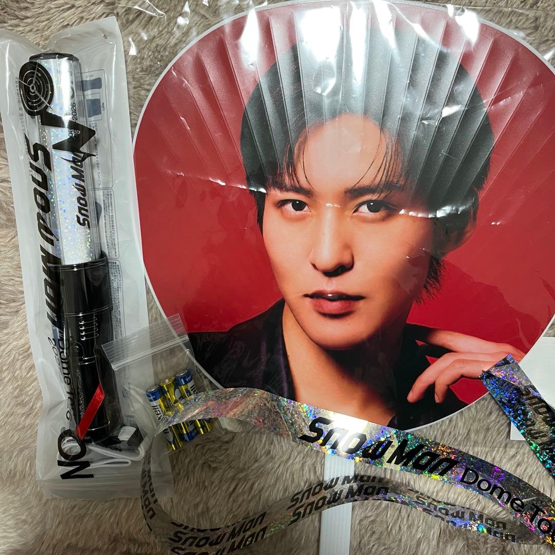 Man DomeTour ペンライト うちわ 銀テ 目黒蓮 銀テ SnowManペンライト うちわ目黒蓮 銀テ - メルカリ