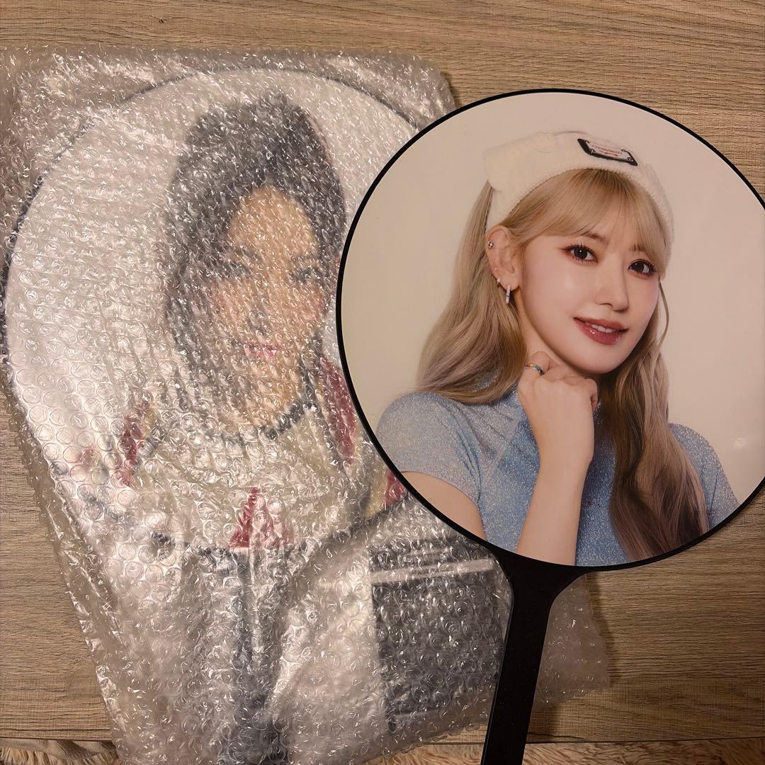 宮脇咲良 サクラ うちわ ピケット 2枚 sakura LESSERAFIM - メルカリ