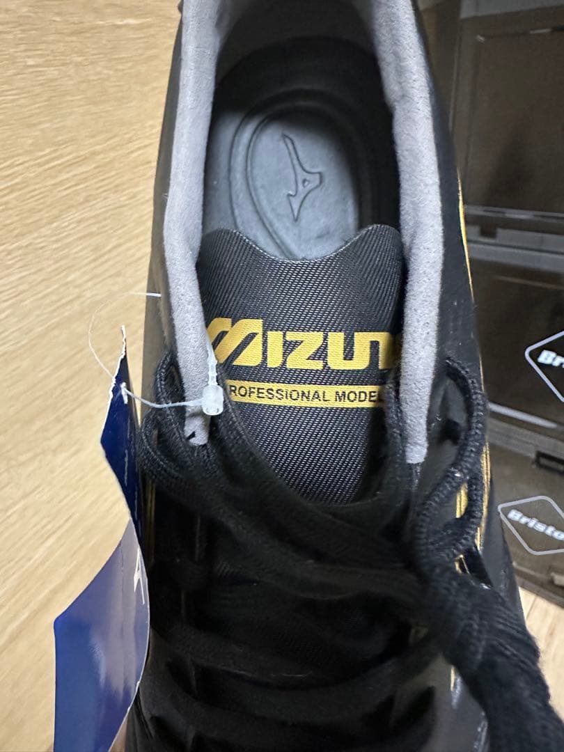 日本未発売 黒×金_ミズノ モレリアネオ4 PRO AS 27.0cm