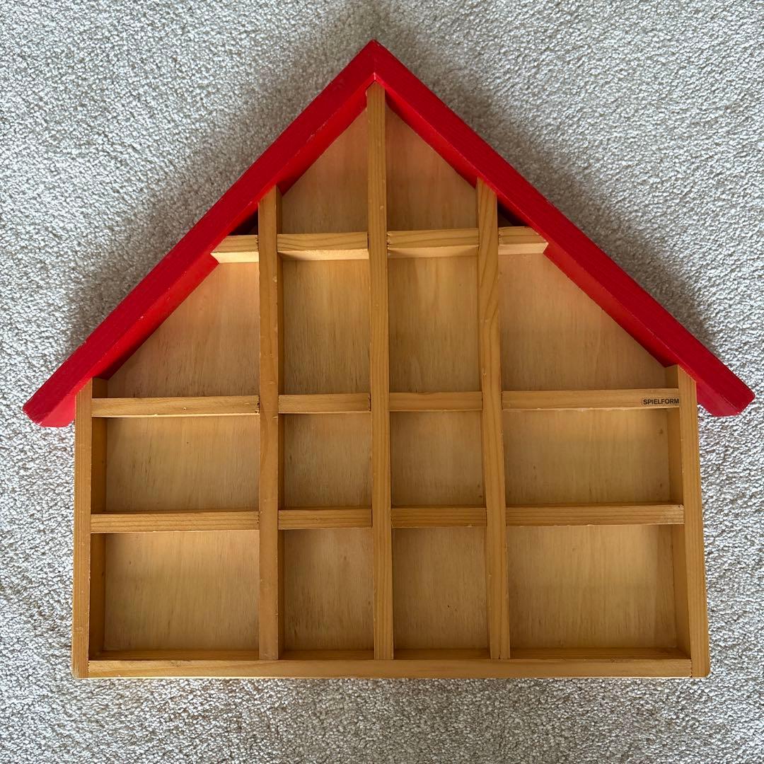 スピールフォーム Spielform 赤い屋根の家 飾り棚 動物 12種 - メルカリ