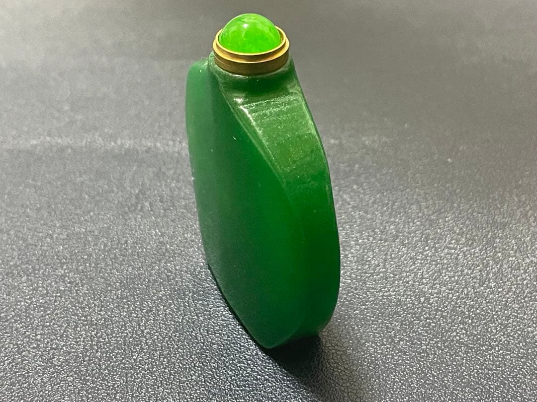 中国美術品 ヒスイ鼻煙壺 翡翠小瓶 時代物 唐物