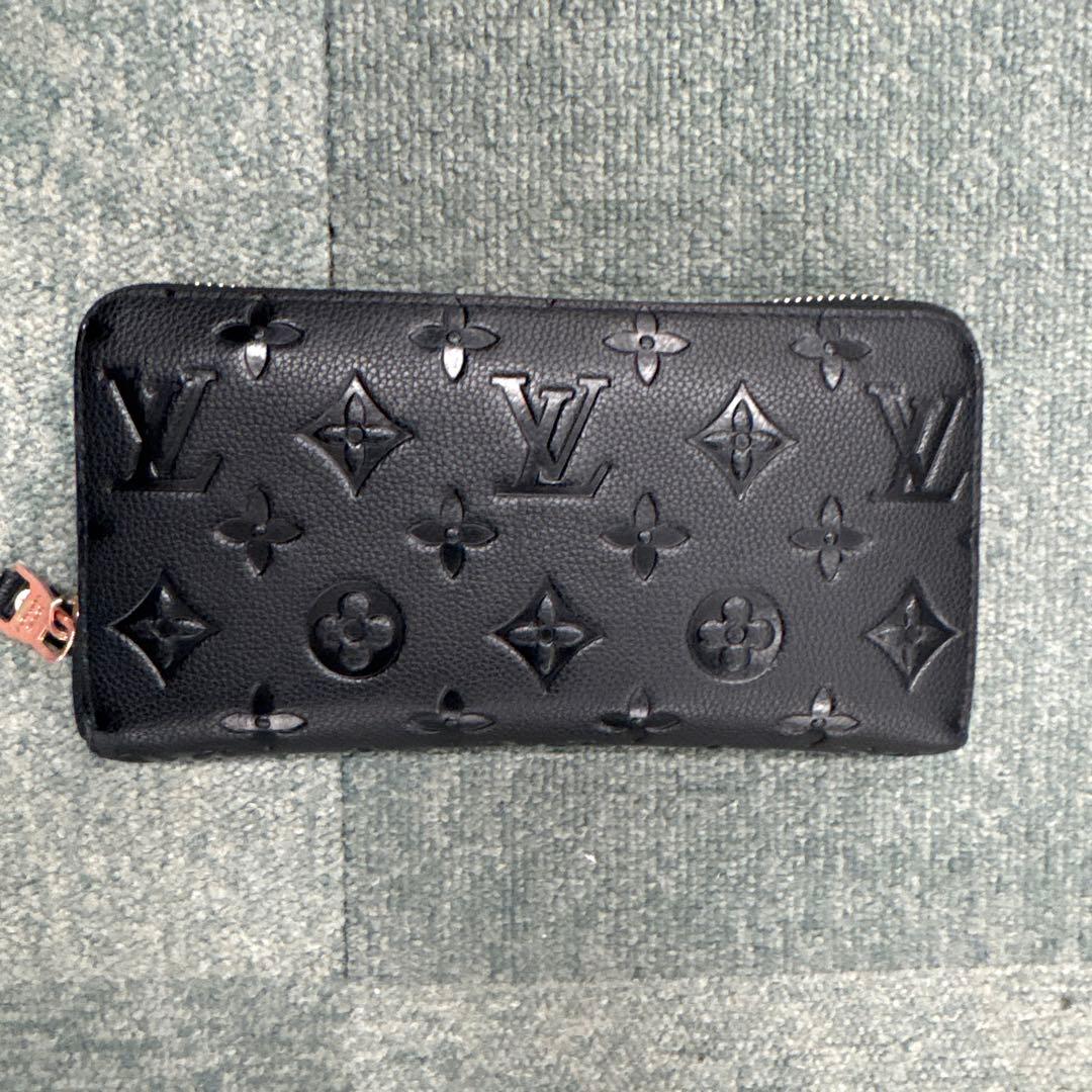 Louis Vuitton エンボス長財布 ブラック - メルカリ