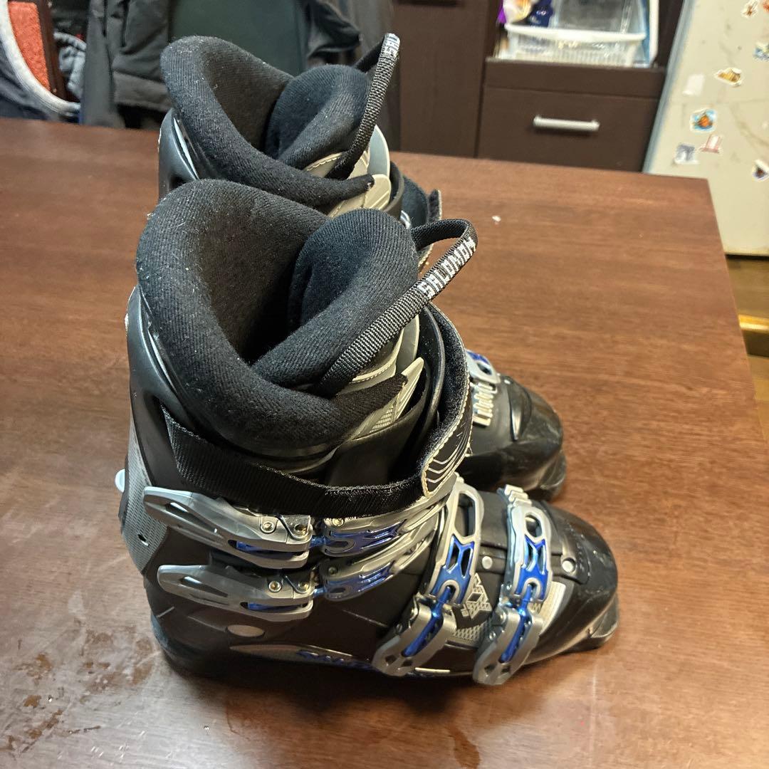 SALOMON スキー用ブーツ 黒 4バックル SALOMON スキー用ブーツ 黒 4バックル