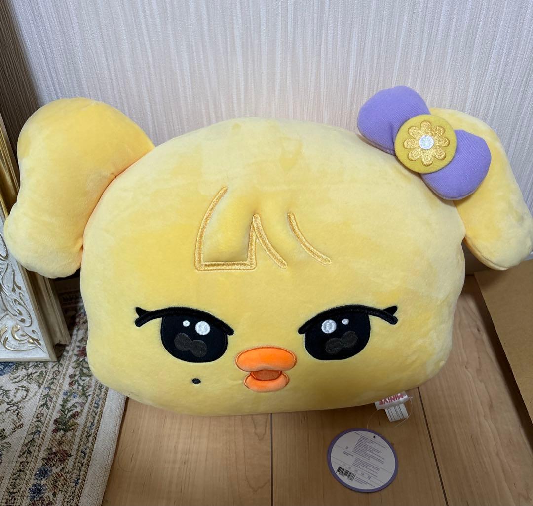 IVE minive NAORI（レイ） フェイスクッション 公式品 タグ付き - メルカリ