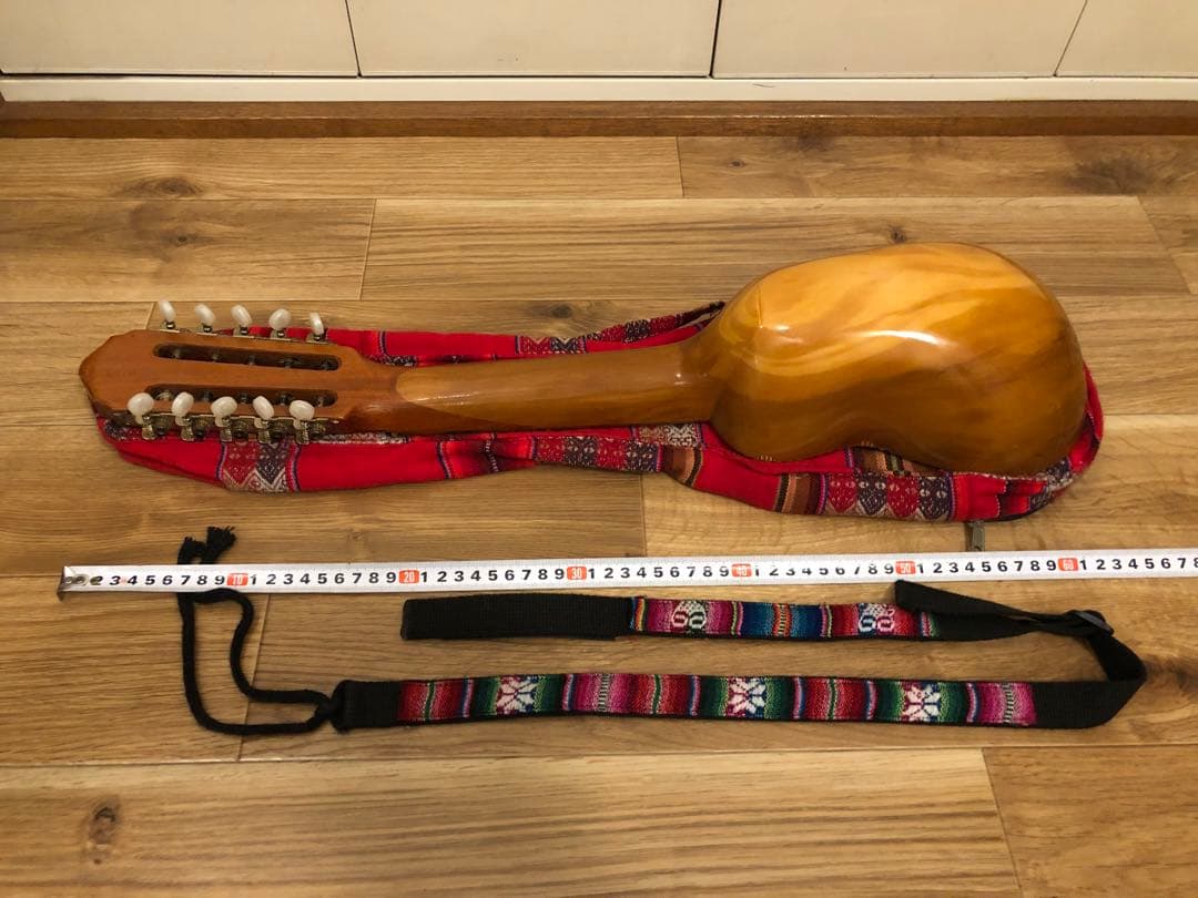 ◇チャランゴ ◇南米弦楽器 ◇ケースとストラップ付き◇フォルクローレ