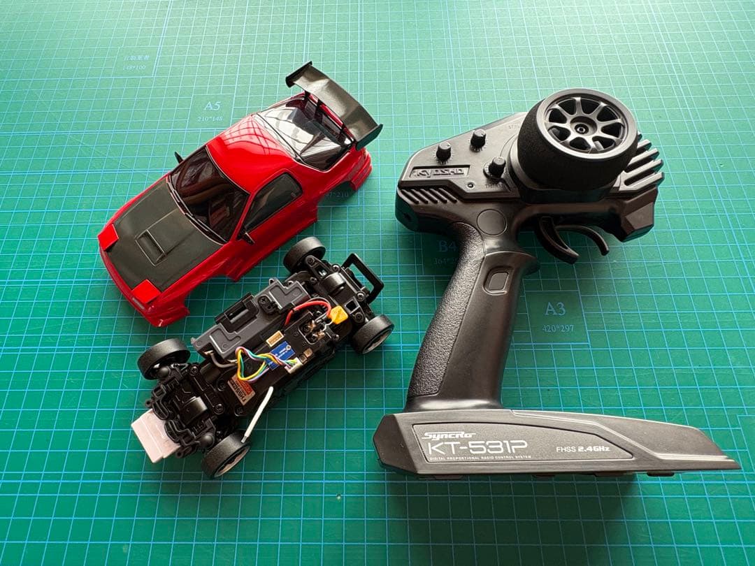 ミニッツAWD サバンナ RX-7 FC3S エアロVer. ジャイロ付き ミニッツAWD マツダ サバンナ RX-7 FC3S エアロバージョン with