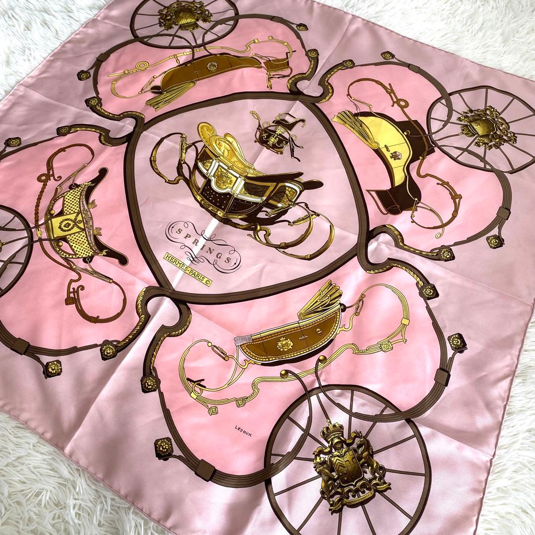 エルメス スカーフ カレ90 SPRINGS スプリング 馬車柄 ピンク系 - メルカリ