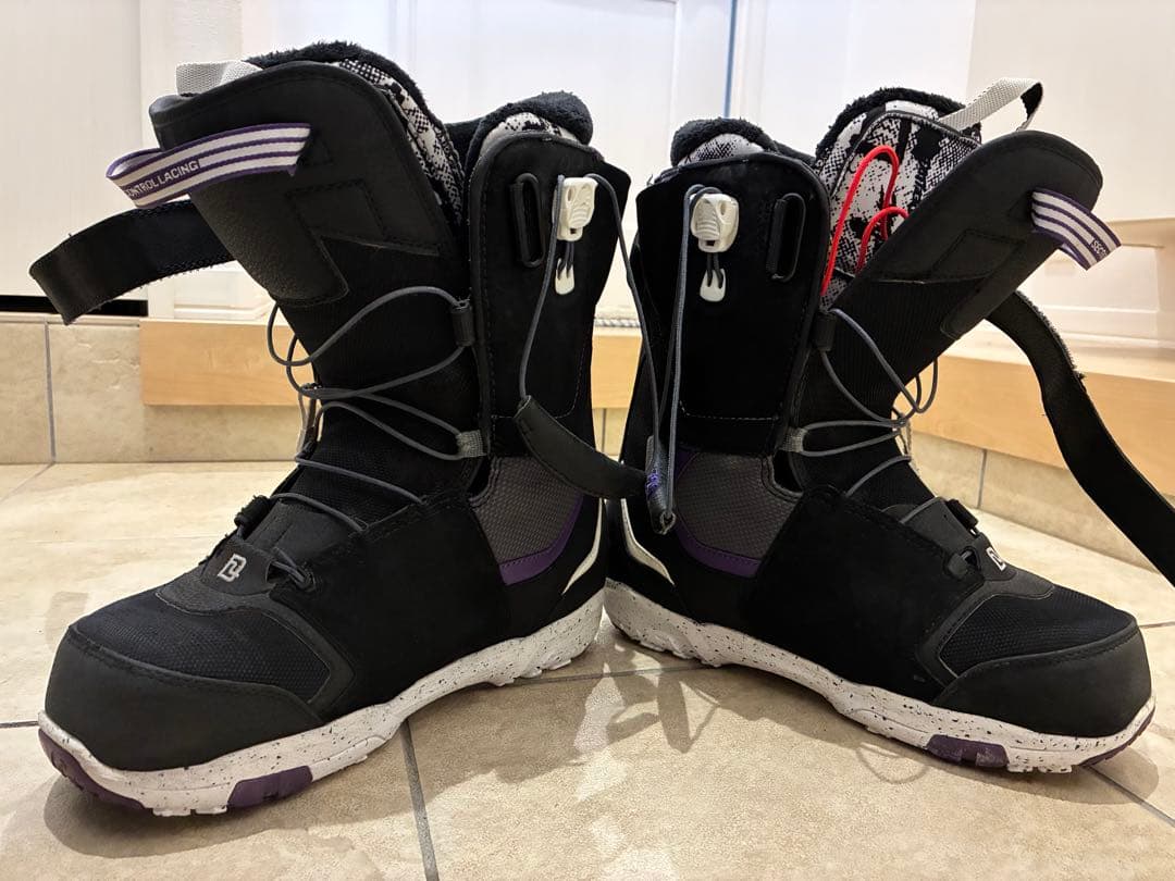 ディーラックス ID スノーボードブーツ 黒/紫 26.5