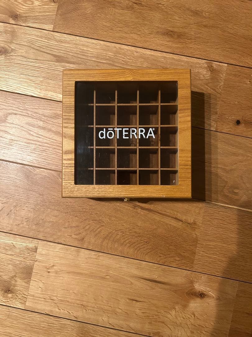 doTERRA 木製エッセンシャルオイルボックス&エッセンシャルオイルセット doTERRA エッセンシャルオイルセット 木箱、アロマタッチ木箱、辞典