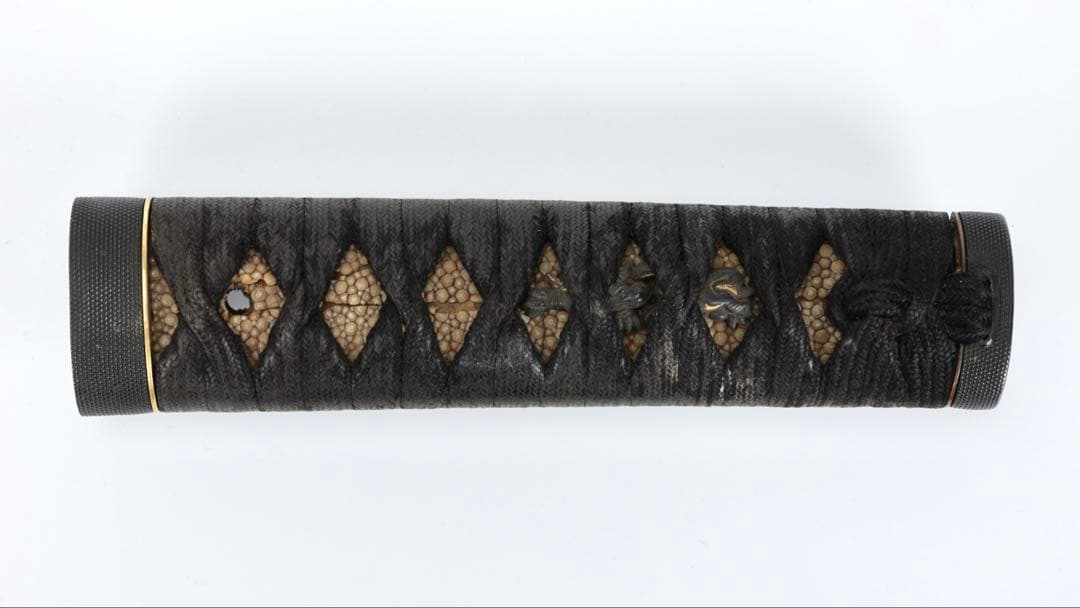 時代物】日本刀 拵え一式 五種 鮫皮巻 黒呂塗 蜘蛛椿花