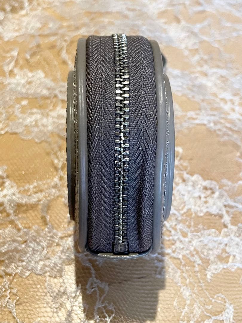 TORY BURCH ラウンドファスナーコインケース キーチャーム 小物入れ