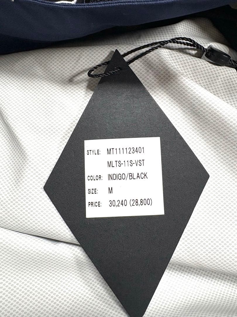 マーク＆ロナ Triangle Squareナイロンベスト フード脱着可