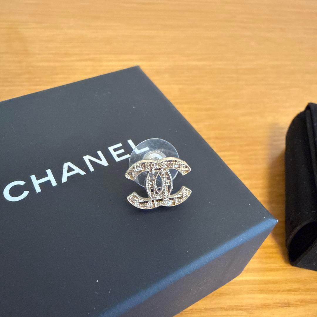 siroさん専用】CHANEL CCロゴ ピアス(片耳用)