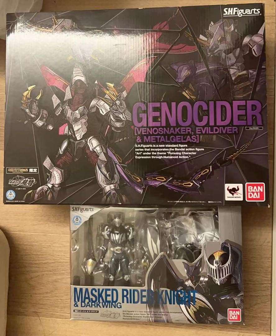 SHFiguarts 仮面ライダー龍騎 ジェノサイダーとナイトセット SHFiguarts 仮面ライダー龍騎 ジェノサイダーとナイトセット Amazon.co