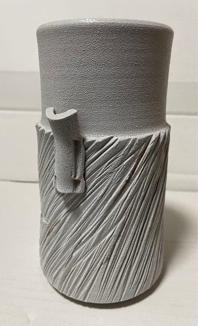 加藤釥 白地金彩蝶文花入加藤釥 白地金彩蝶文花入 2025年最新】加藤釥