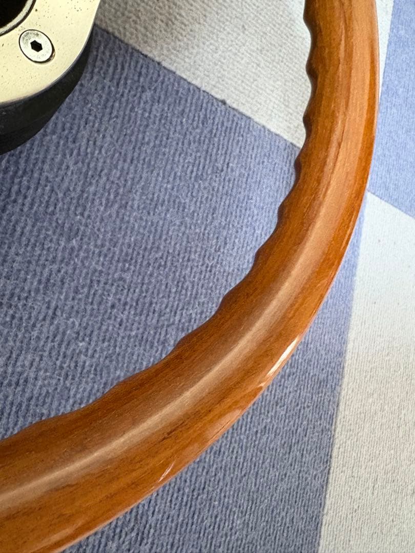 OBAステアリング　希少丸穴32.5パイ　ボス付き