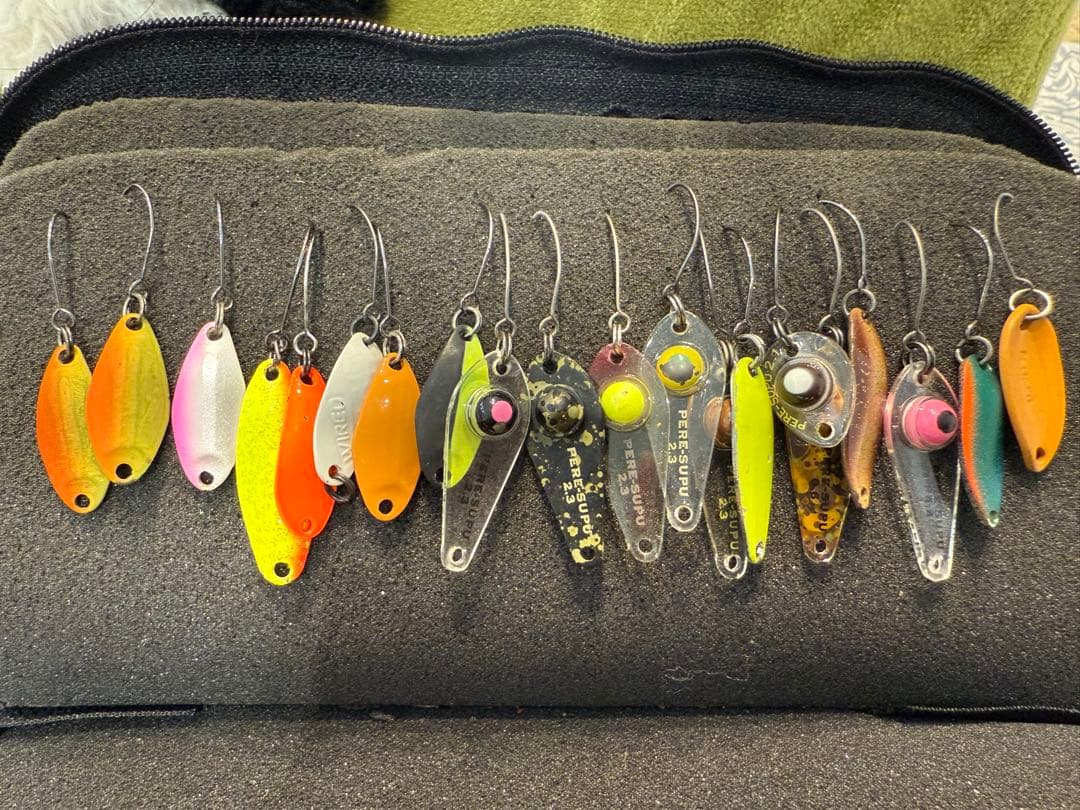 大セール】エリアトラウト 川釣り スプーン100枚以上