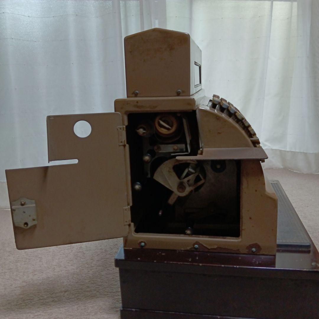 アンティーク 昭和レトロな 手動ハンドル式レジスター - メルカリ