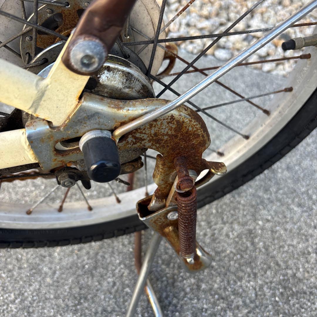 クリーム色シティサイクル バスケット付きの通販はau PAY マーケット