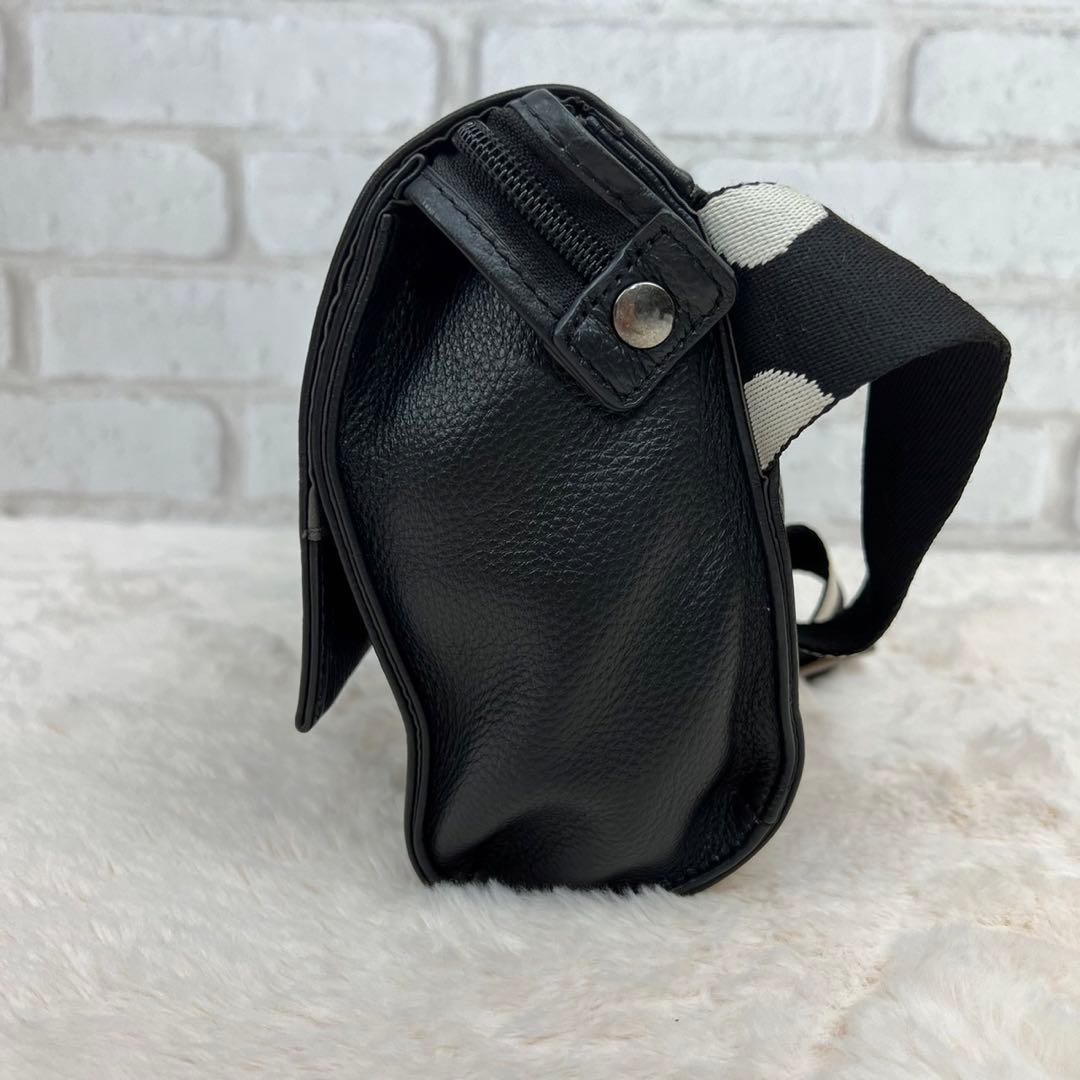 イアパピヨネ ワイド柄テープショルダーバッグダルメシアンブラック