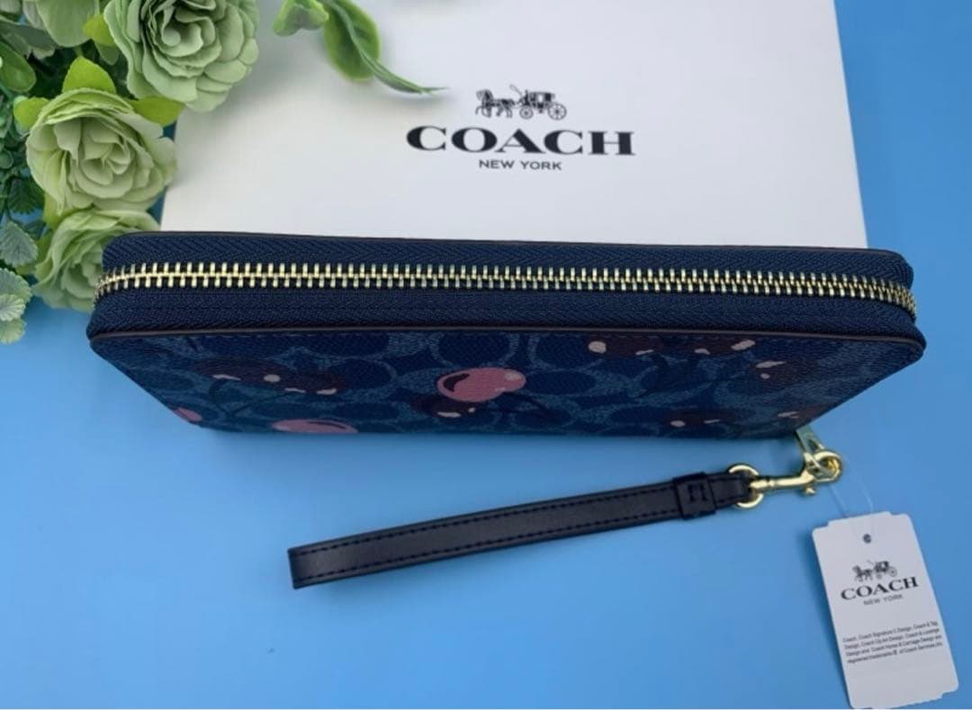 新品未使用コーチ長財布チェリーさくらんぼ柄ネイビーブルーレディース