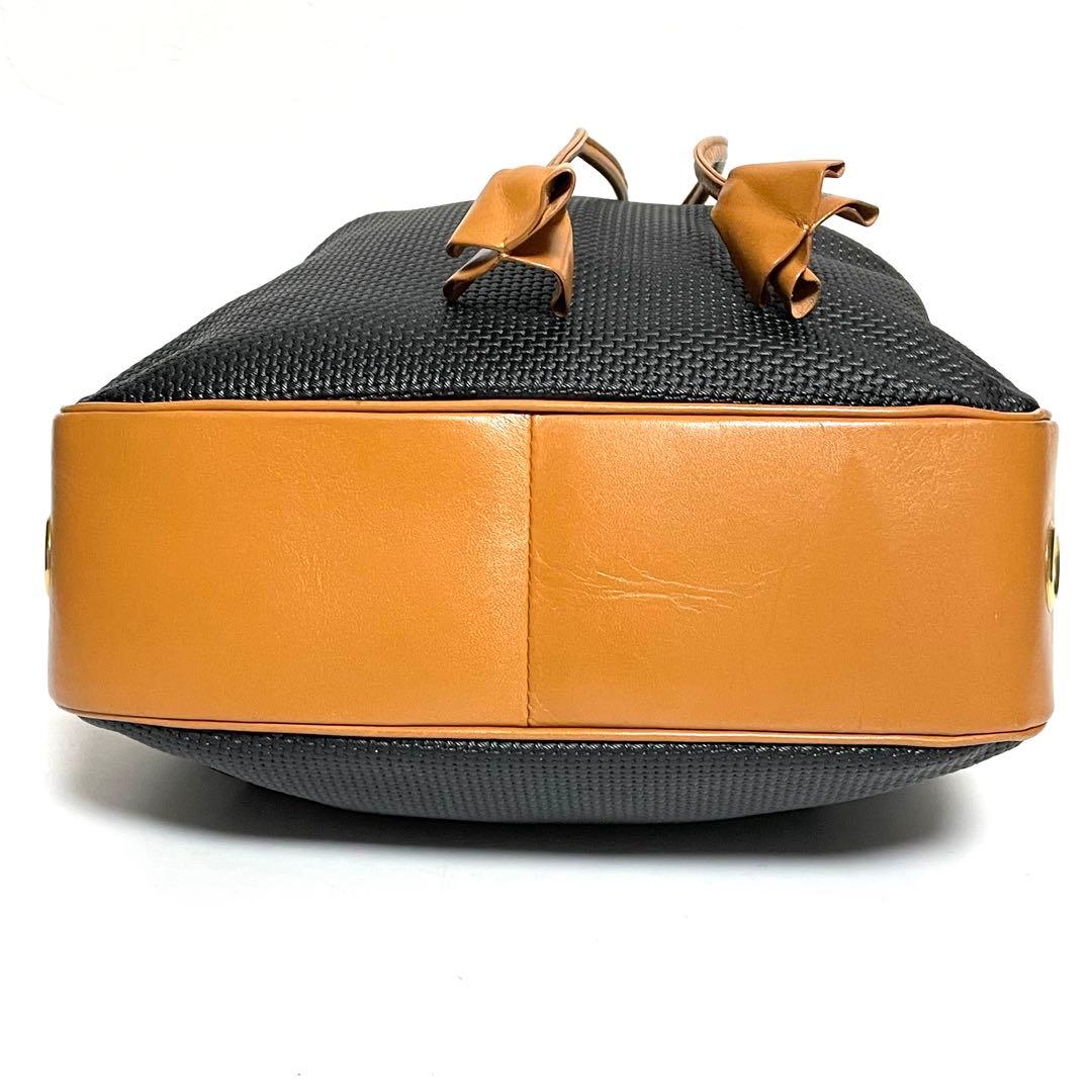 Yves Saint Laurent 巾着型 ショルダーバッグ 斜め掛けの通販