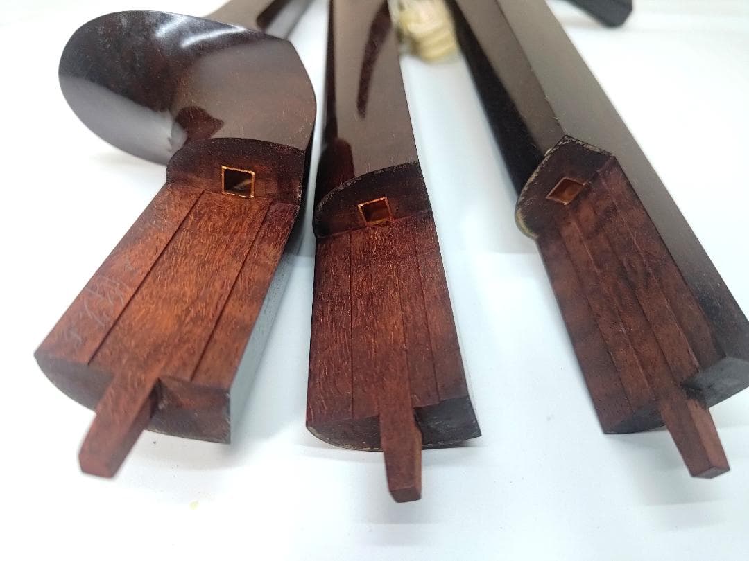 三味線中棹 本体破れあり 紅木 金細 二本溝 東さわり 子持ち綾杉