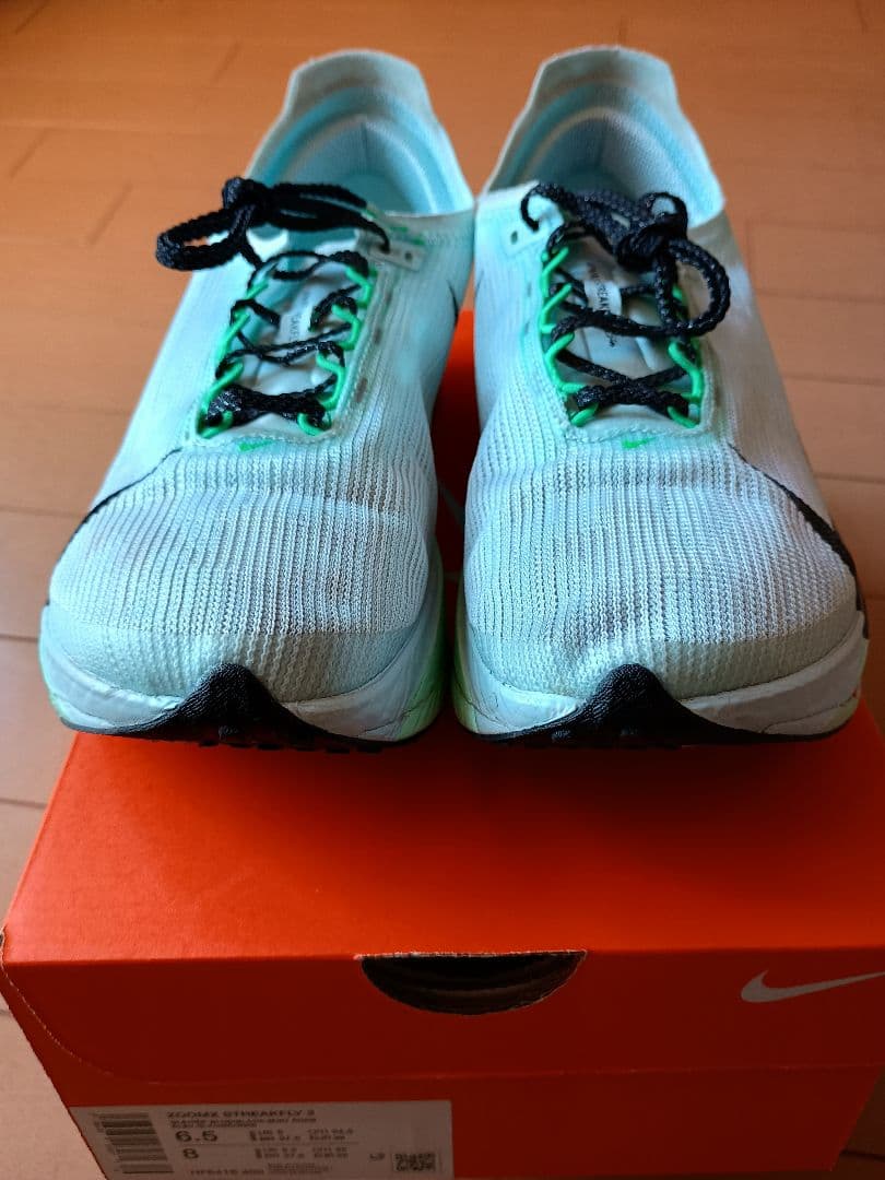 Nike ランニングシューズ ストリークフライ2　24.5cm