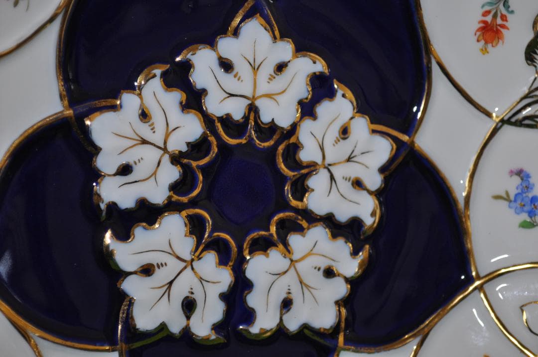 マイセン】葡萄の蔓と葉金彩10種の小花ホワイト＆コバルト