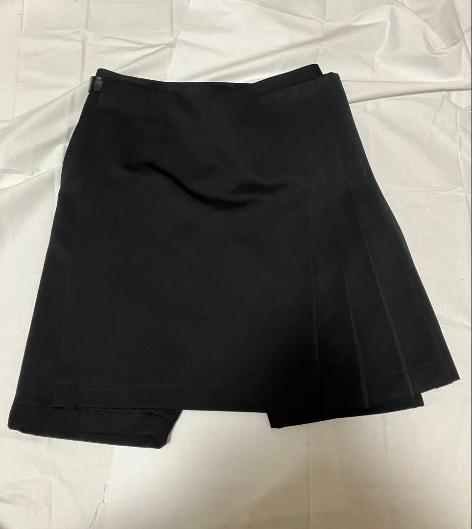 コムデギャルソンブラック　黒のプリーツ付きショートパンツ Comme Des Garçons Homme Plus プリーツ ショートパンツ | ブラック