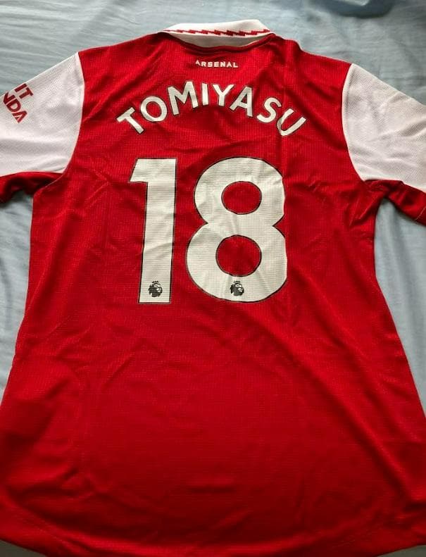 【送料無料】 アーセナル　冨安健洋　オーセンティック ホーム（M）2022-23 adidas アーセナル 23/24 ユニフォーム ホーム 半袖 レプリカ #18.冨安