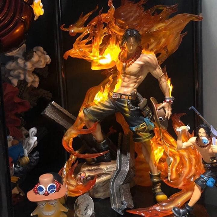 《激レア》ONE PIECE  白ひげ海賊団二番隊隊長　火拳のエース　フィギュア