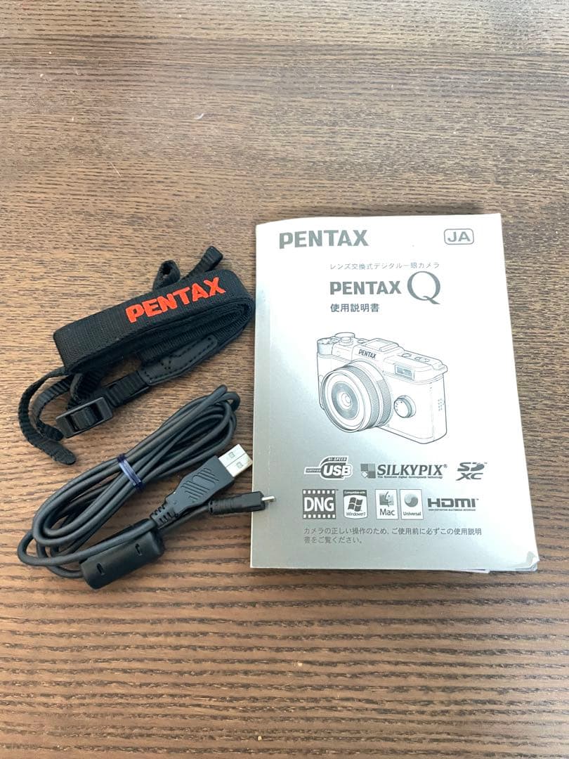 PENTAX Q （ブラック）ミラーレスカメラ 本体と付属品、純正
