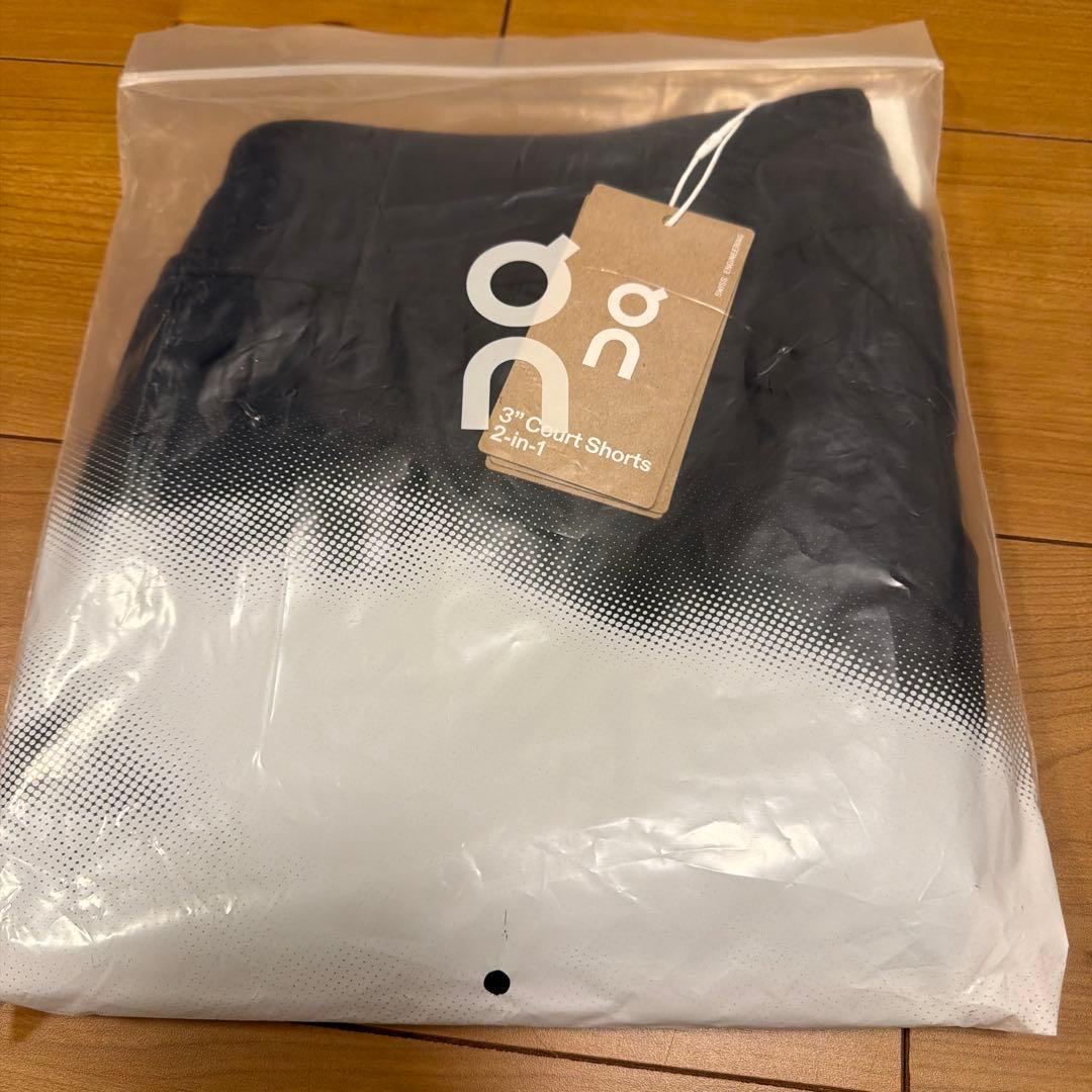 新品】on テニス Lサイズ コートショーツ イガ シフィオンテク 全豪 AO