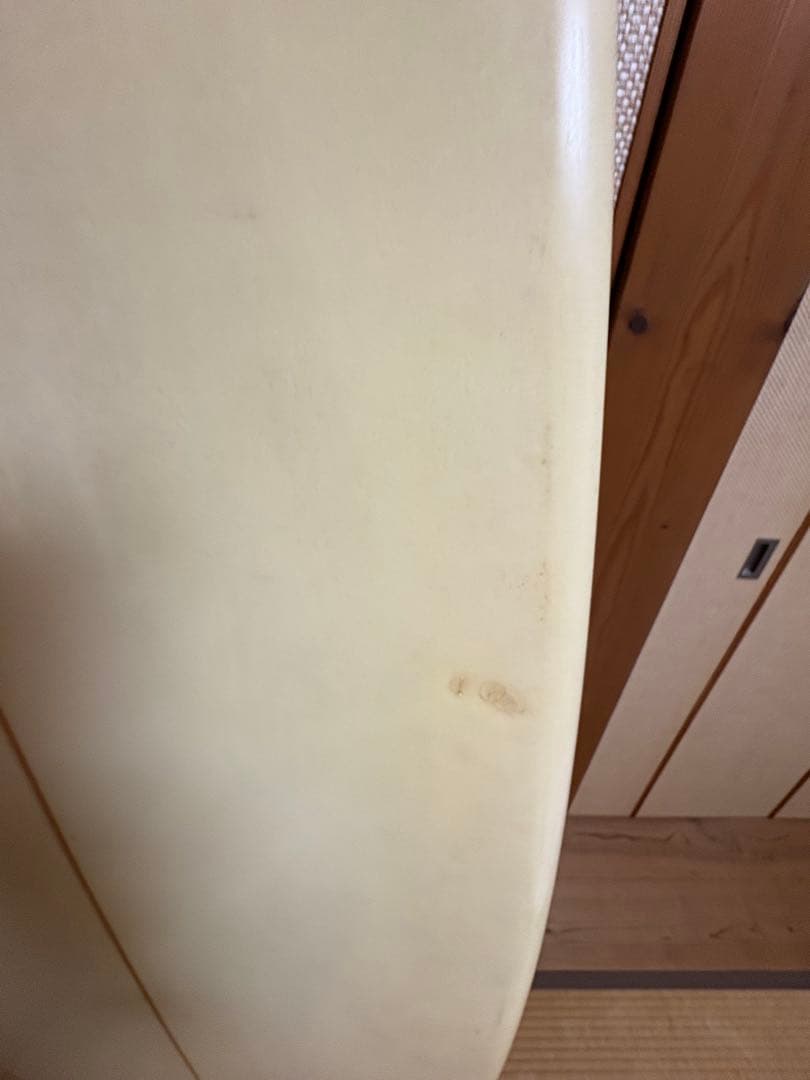 珍しい木梨さんのサーフボード5.11179センチぐらい幅47センチ厚み5.7