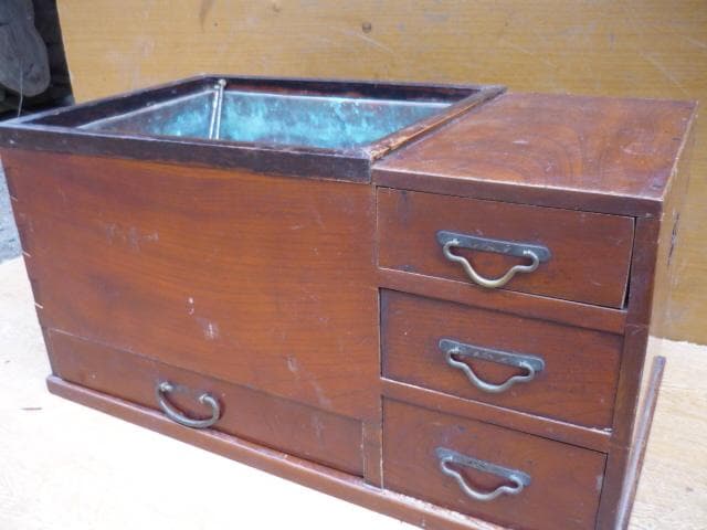 長火鉢　炭・火箸付き 長火鉢（関東火鉢）火箸・炭付き 長火鉢（関東火鉢）火箸・炭付き