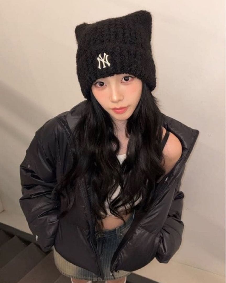 新品未開封 MLB Korea 猫耳ニット帽 黒 カリナ着用モデル 韓国限定 ③ 新品未開封 MLB Korea 猫耳ニット帽 黒 カリナ着用モデル 韓国限定 ②